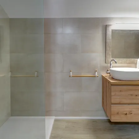 Clarimar Duplex By Hello Homes *